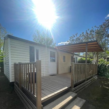Mobil-Home Au Pied Du Luberon ลาโรคด็องเตรง ภายนอก รูปภาพ
