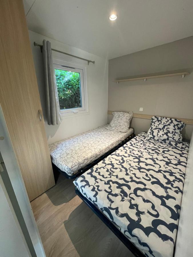 Mobil-Home Au Pied Du Luberon ลาโรคด็องเตรง ภายนอก รูปภาพ