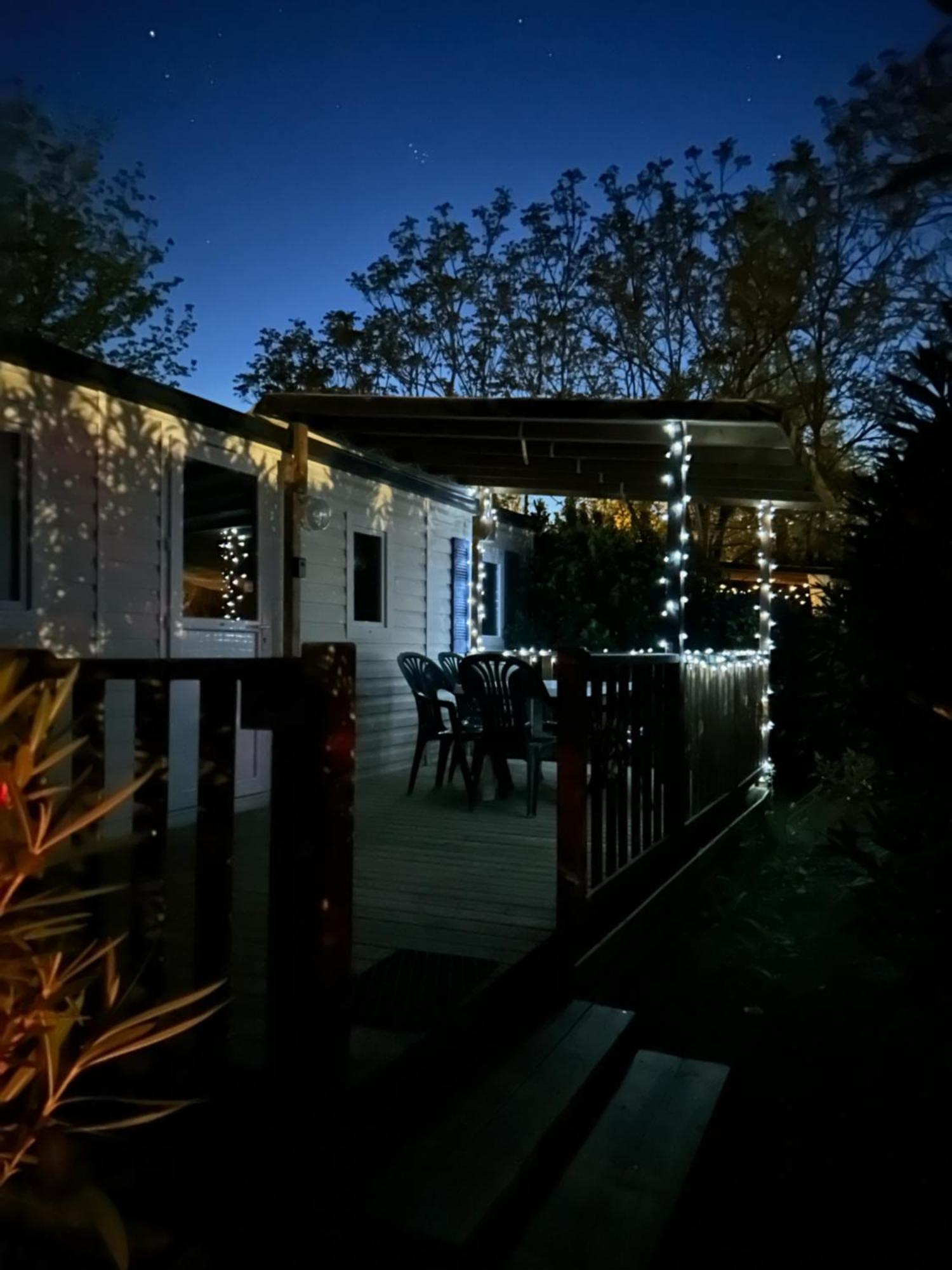 Mobil-Home Au Pied Du Luberon ลาโรคด็องเตรง ภายนอก รูปภาพ